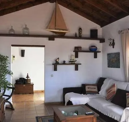 Sleeps 6 Pool Wifi La Vegueta