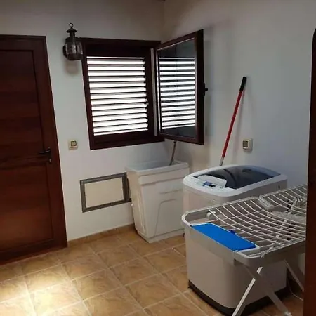 Sleeps 6 Pool Wifi Villa